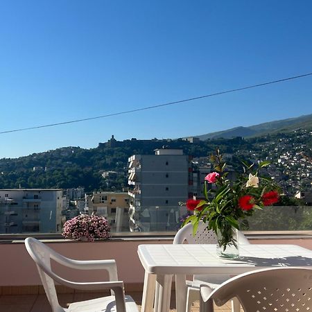 Flower Terrace Apartment Gjirokastër Dış mekan fotoğraf