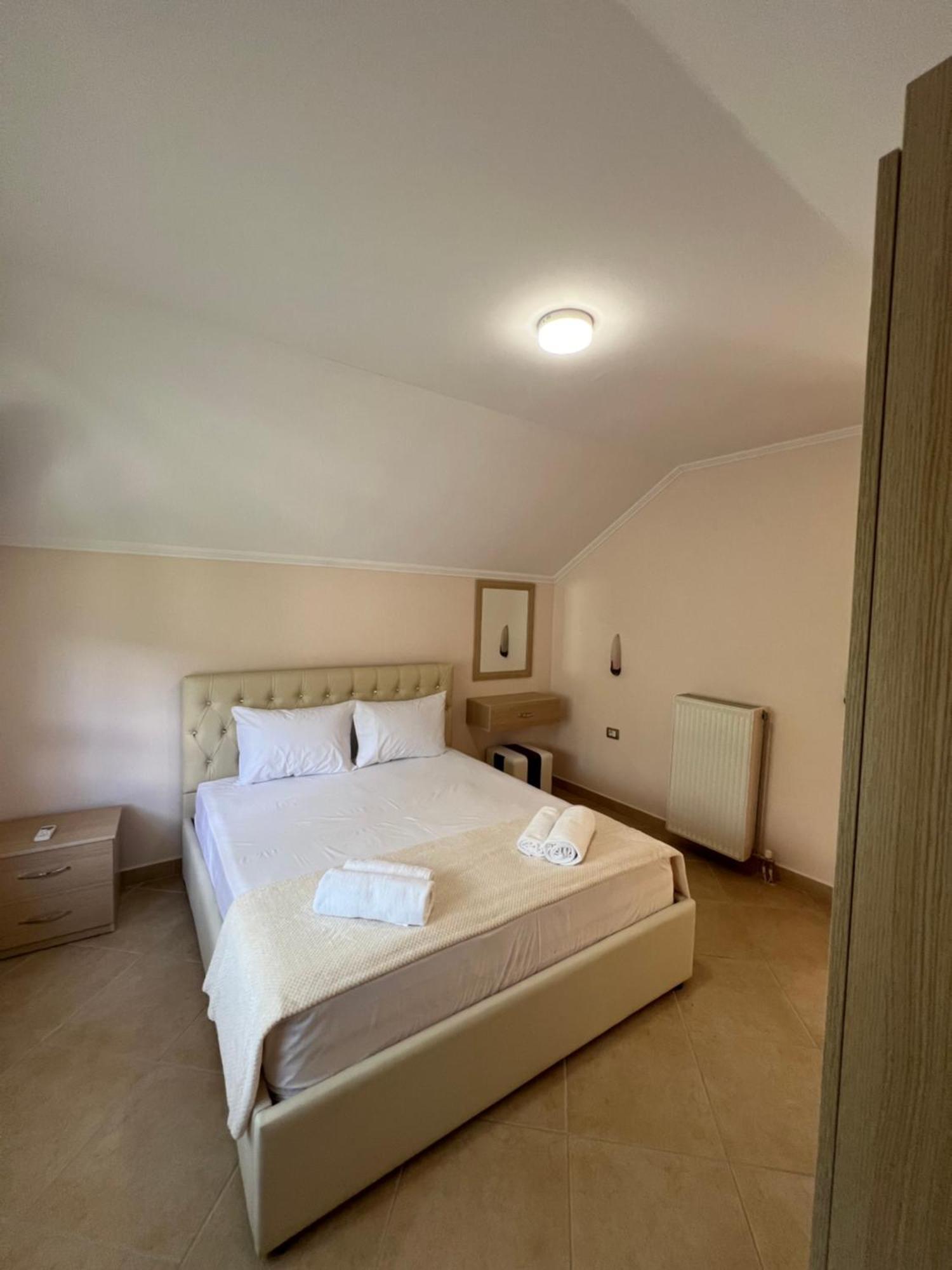 Flower Terrace Apartment Gjirokastër Dış mekan fotoğraf