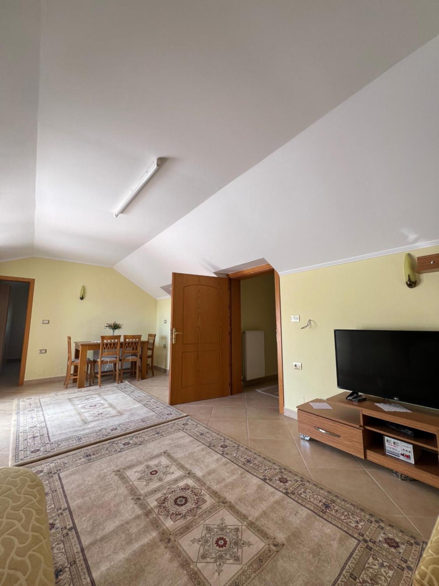 Flower Terrace Apartment Gjirokastër Dış mekan fotoğraf